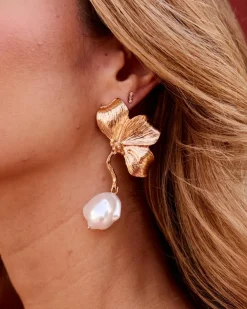 Boucles d’oreilles fleur de perle